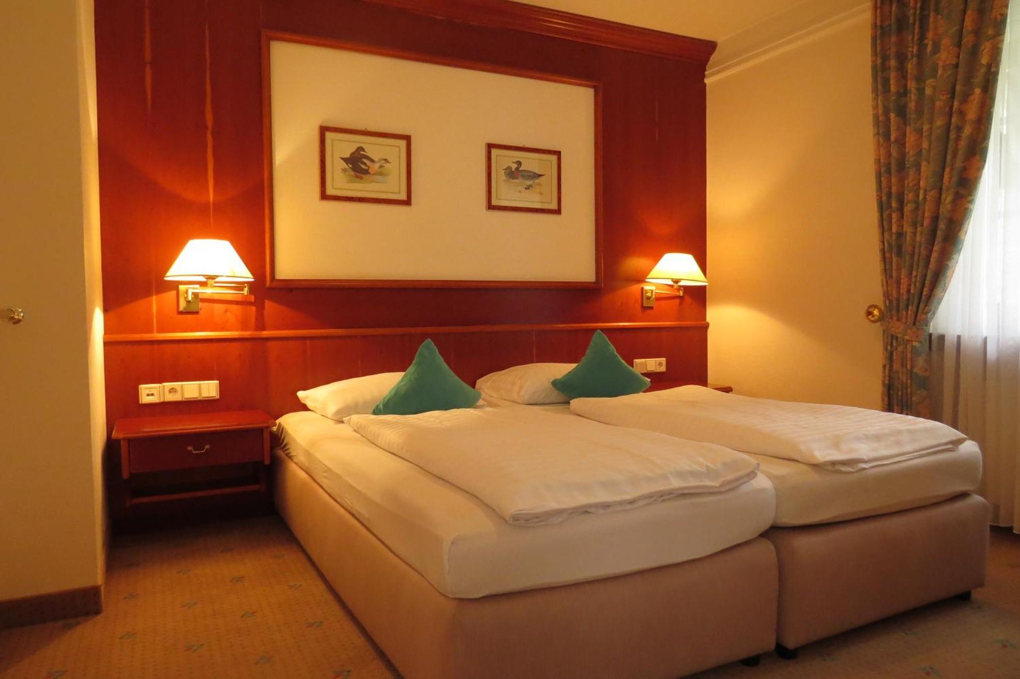 Park Hotel Am Schloss Ettringen  Eksteriør billede